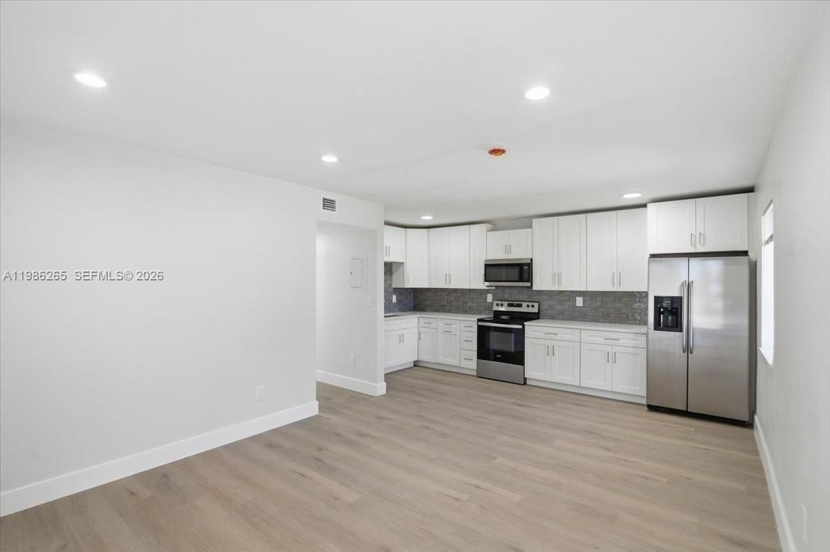 1400 Ne 43rd Ct #1400 - Photo 7 of 27