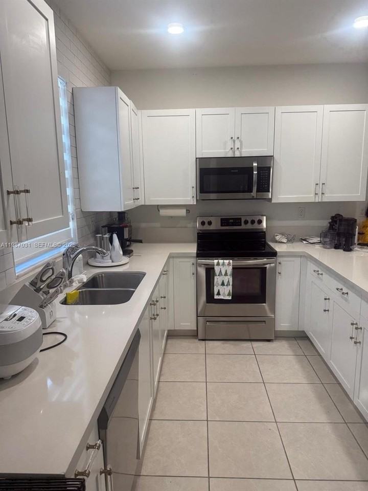 522 Sw 19th Way #522 - Photo 3 of 21