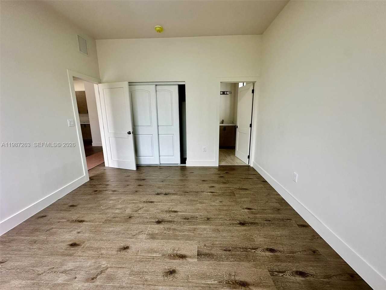 2399 Nw 105th St #1 - Photo 5 of 13