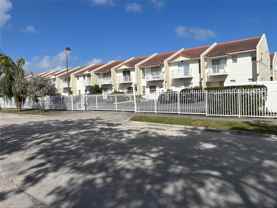 2050 Ne 140th St #12 - Photo 1 of 1