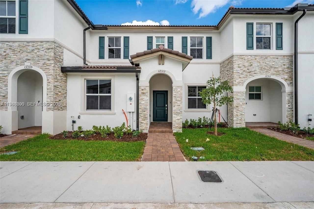 12313 Nw 23rd Ct - Photo 2 of 27