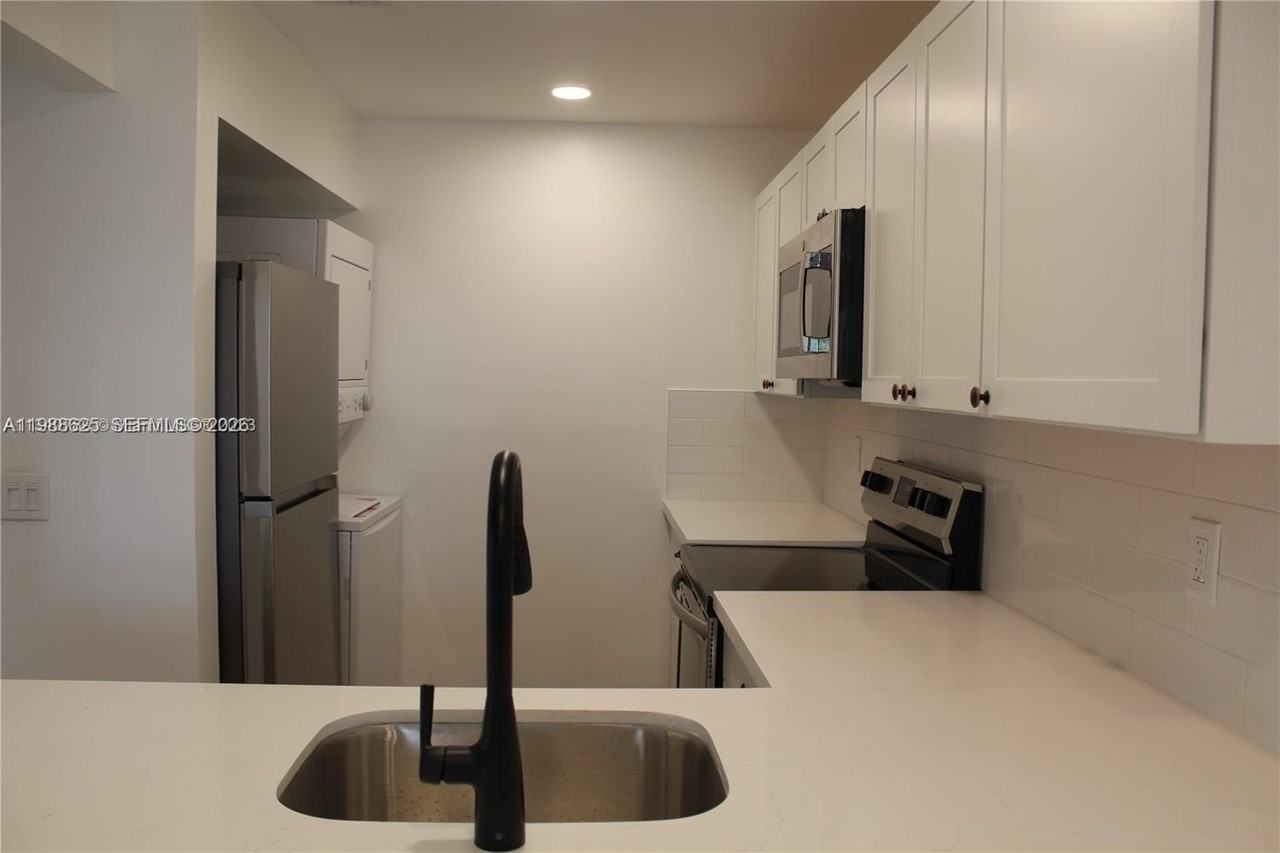 10016 Nw 4th St #201 - Photo 6 of 22