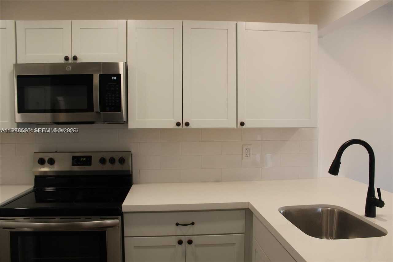 10016 Nw 4th St #201 - Photo 7 of 22