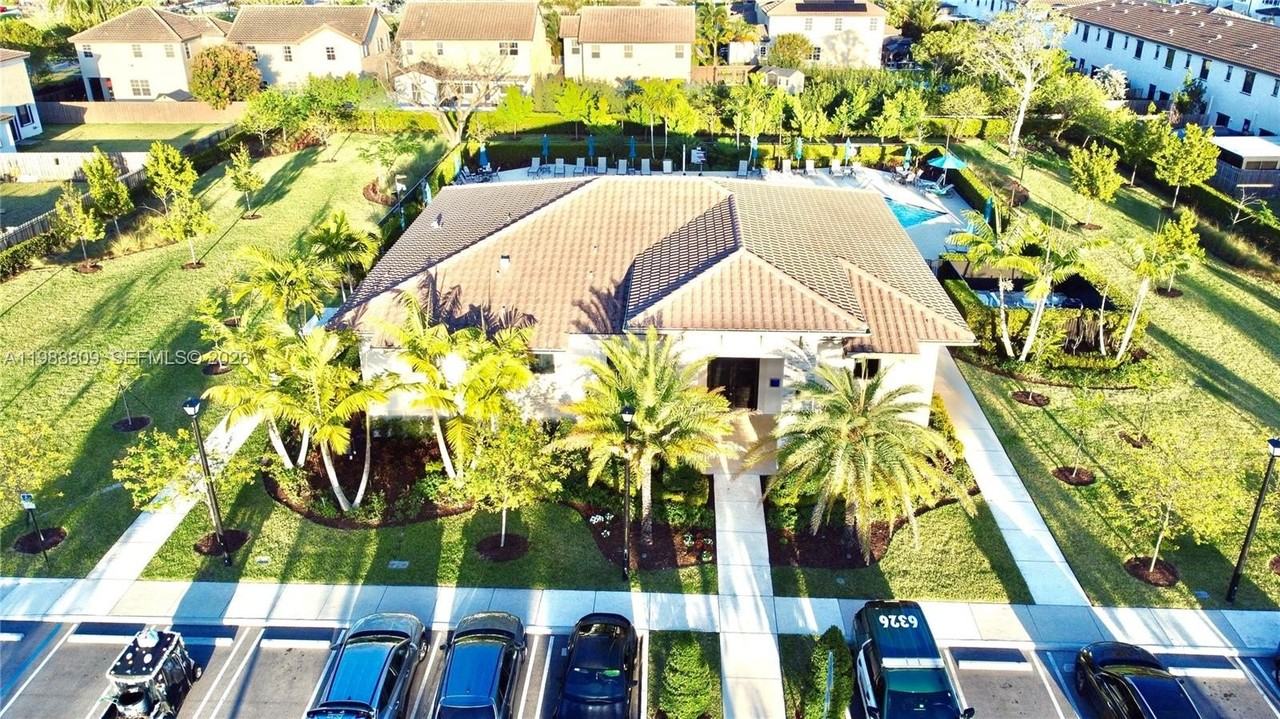 11719 Sw 246th Ter - Photo 4 of 49