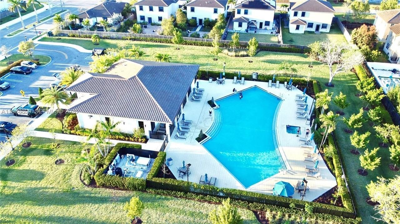 11719 Sw 246th Ter - Photo 6 of 49