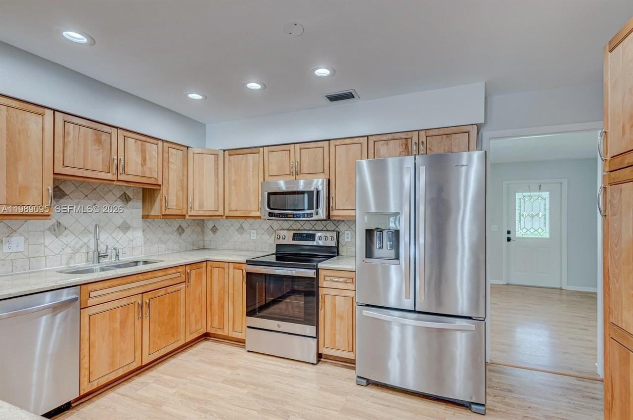 15216 85th Ave N #15216 - Photo 4 of 14