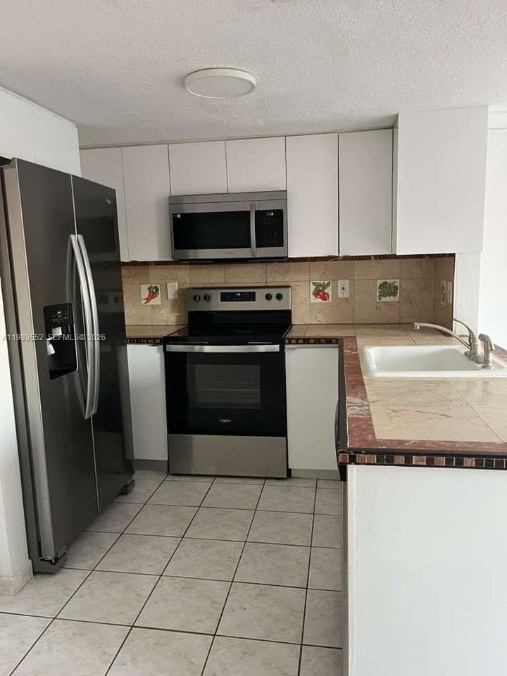 1362 Nw 24th Ave #1362 - Photo 2 of 16