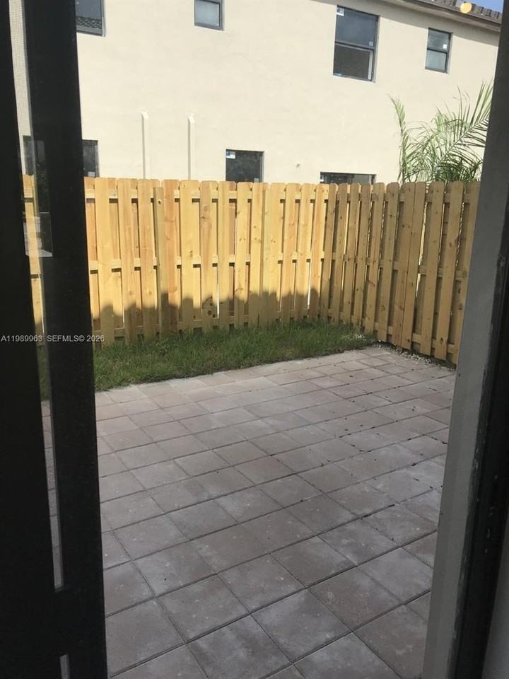 25151 Sw 114th Ave #0 - Photo 4 of 10