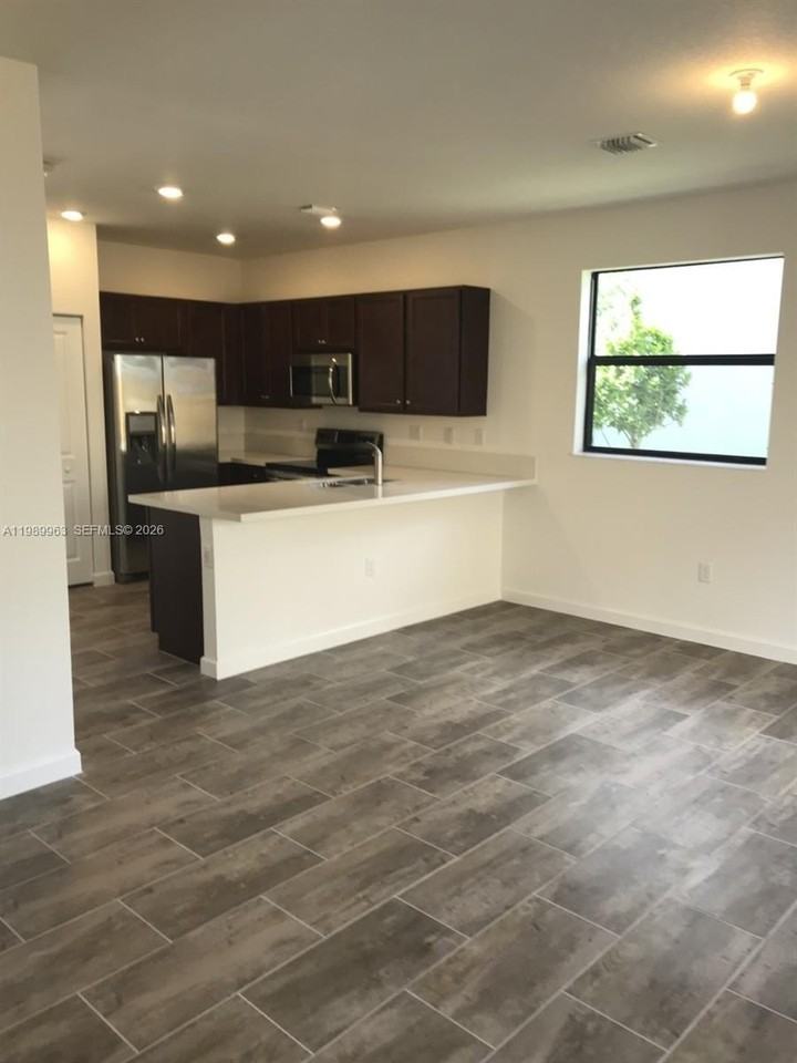 25151 Sw 114th Ave #0 - Photo 5 of 10