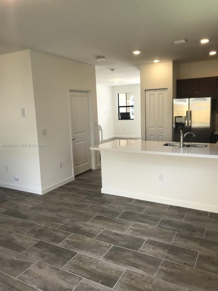 25151 Sw 114th Ave #0 - Photo 7 of 10