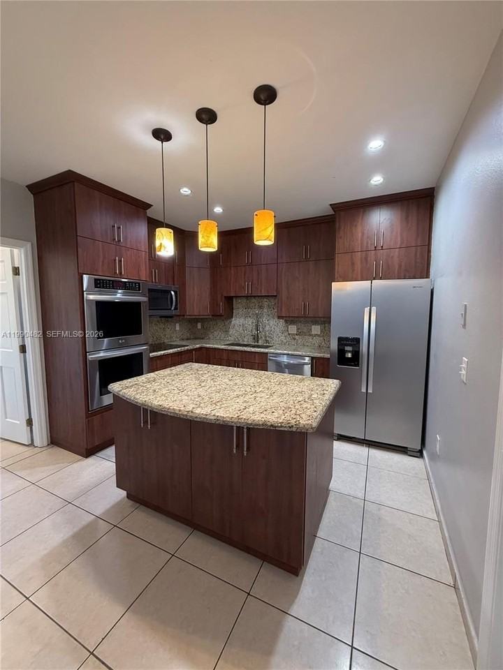 7541 Nw 176th Ter #7541 - Photo 6 of 18