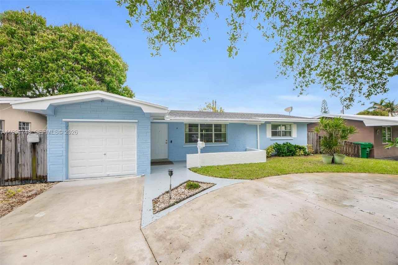 7811 Nw 10th St #7811 - Photo 2 of 34