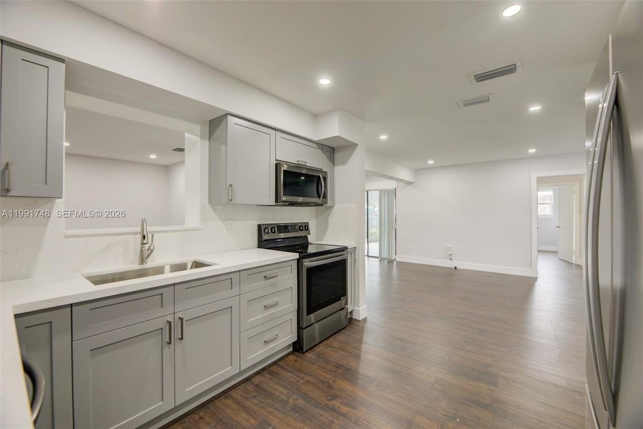 7811 Nw 10th St #7811 - Photo 7 of 34