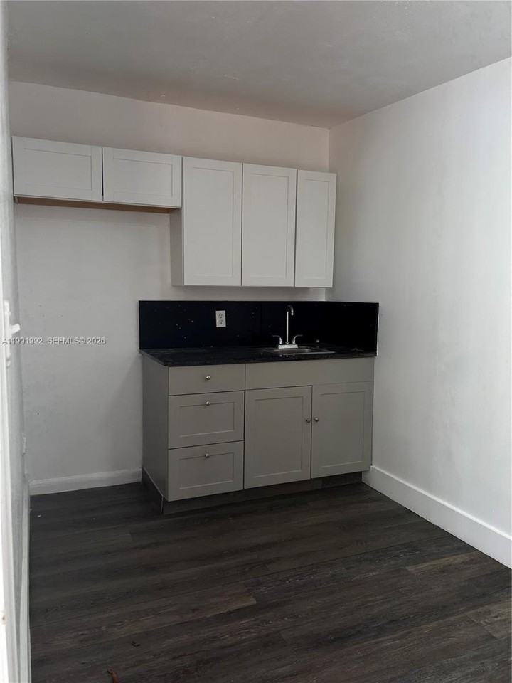 12455 Sw 185th Ter #2 - Photo 5 of 21