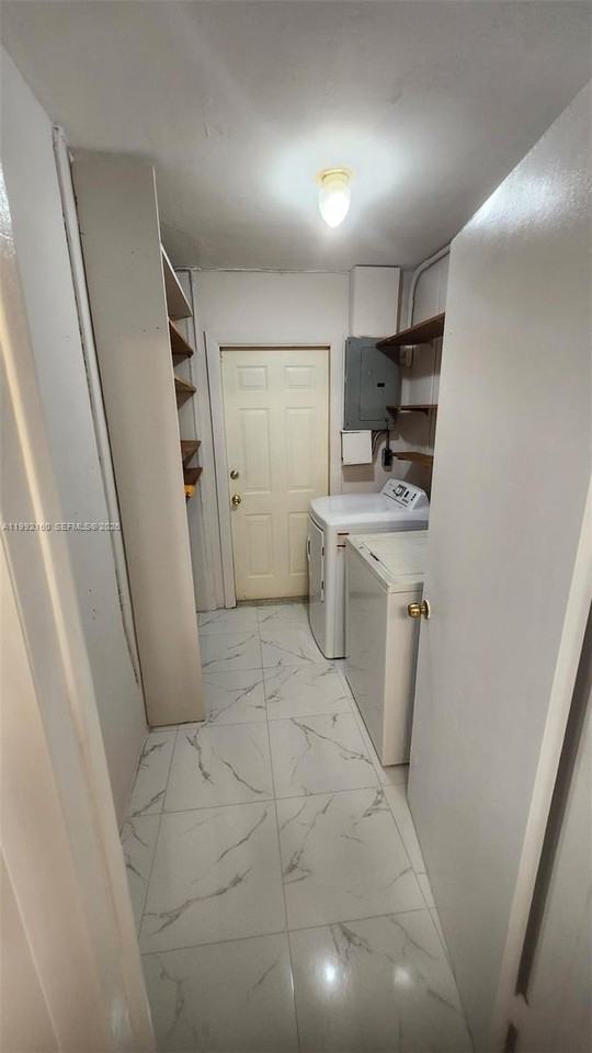 1935 Sw 67th Ter #0 - Photo 5 of 12