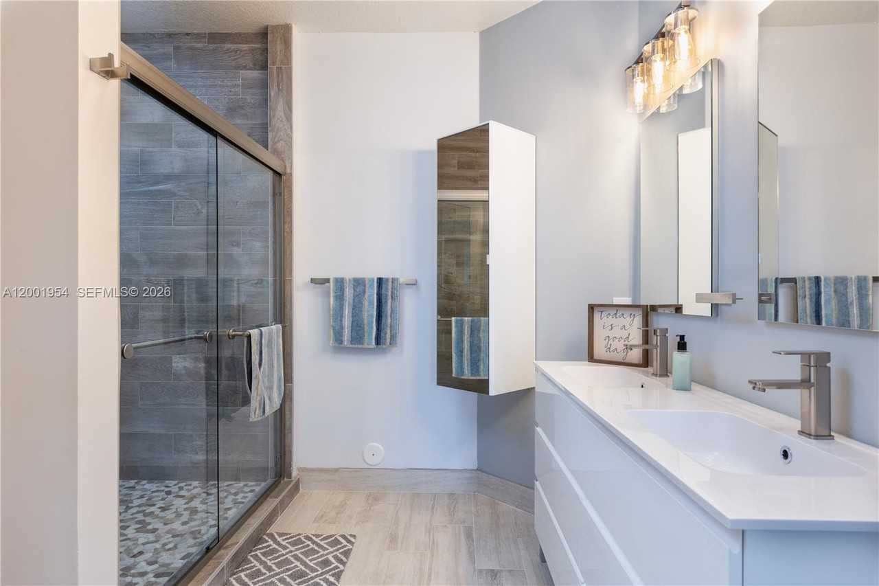 Sw 49th Ct - Photo 6 of 8