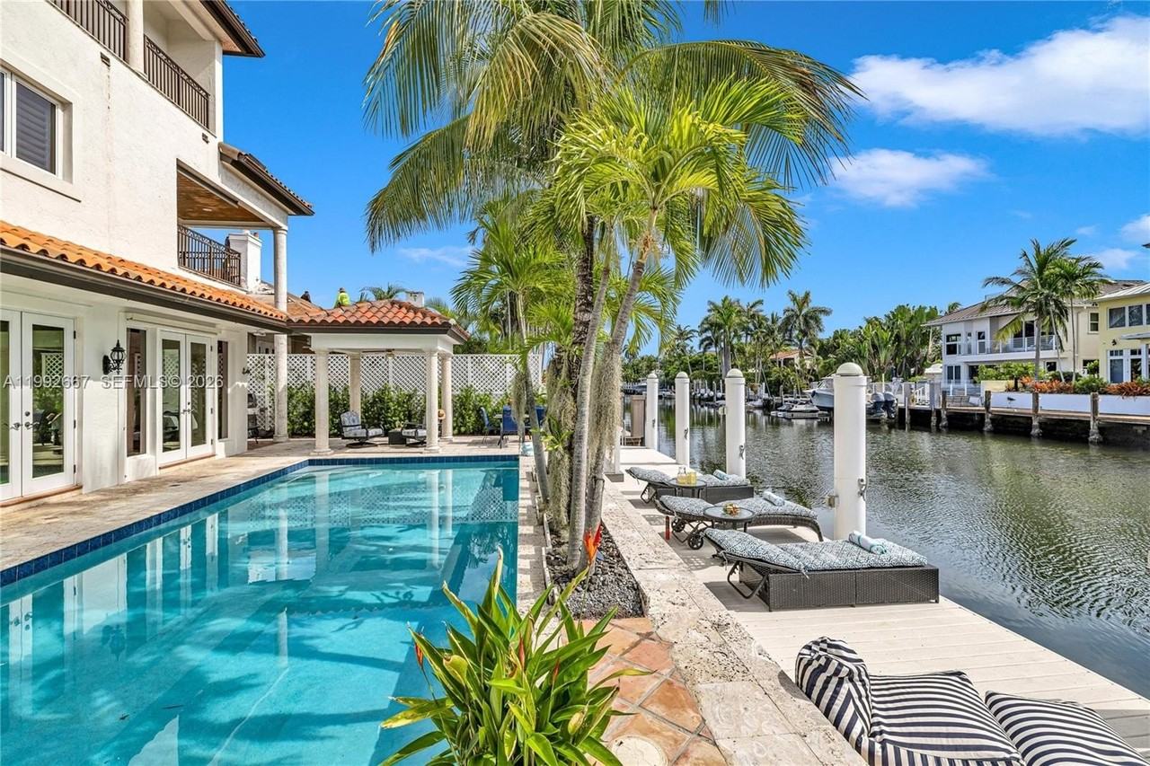 625 Se 26th Ave - Photo 5 of 50