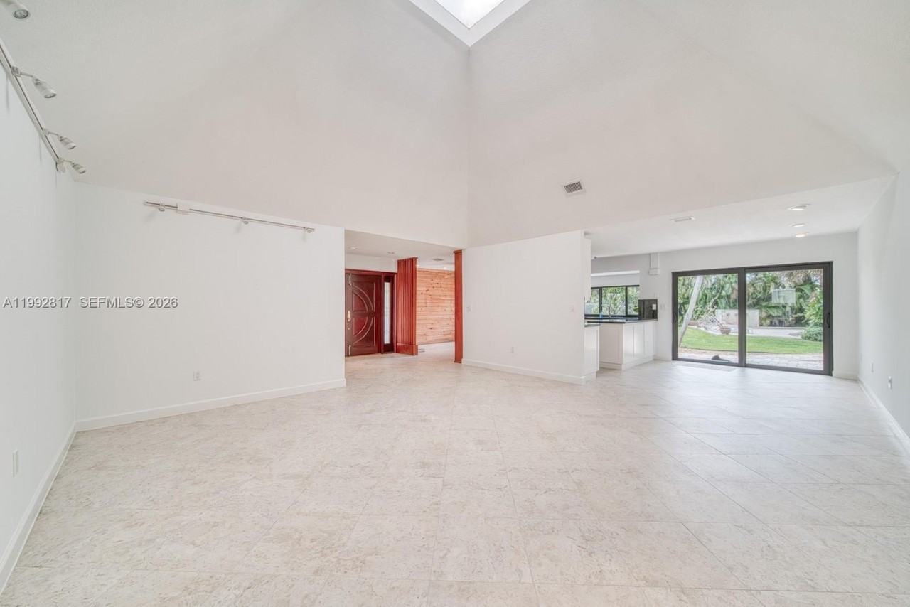 7320 Sw 100th Ct - Photo 4 of 37