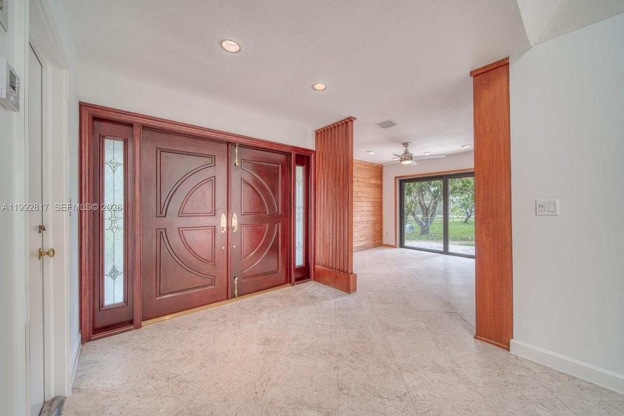 7320 Sw 100th Ct - Photo 6 of 37