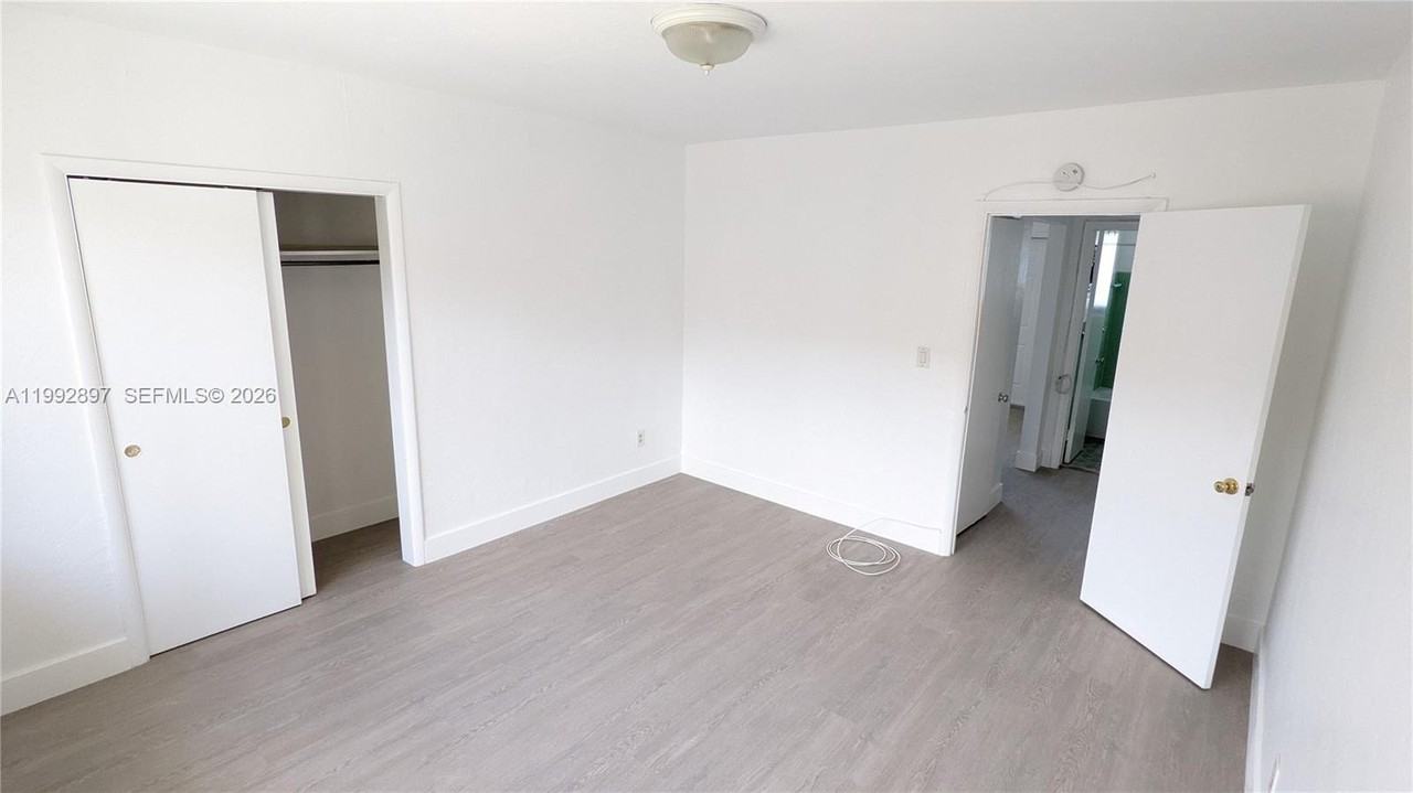 811 81st St #2 - Photo 4 of 12