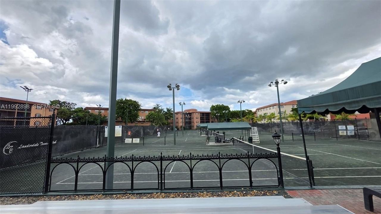 650 Tennis Club Dr #308 - Photo 3 of 33
