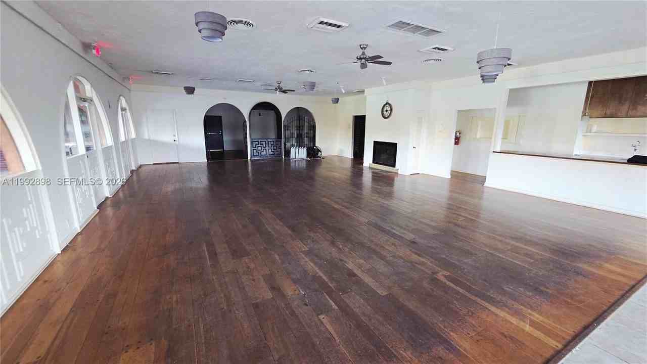 650 Tennis Club Dr #308 - Photo 7 of 33