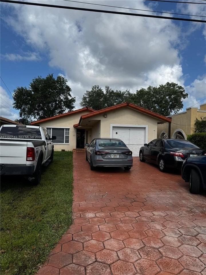 2194 Sw 57th Ct #2194 - Photo 4 of 10