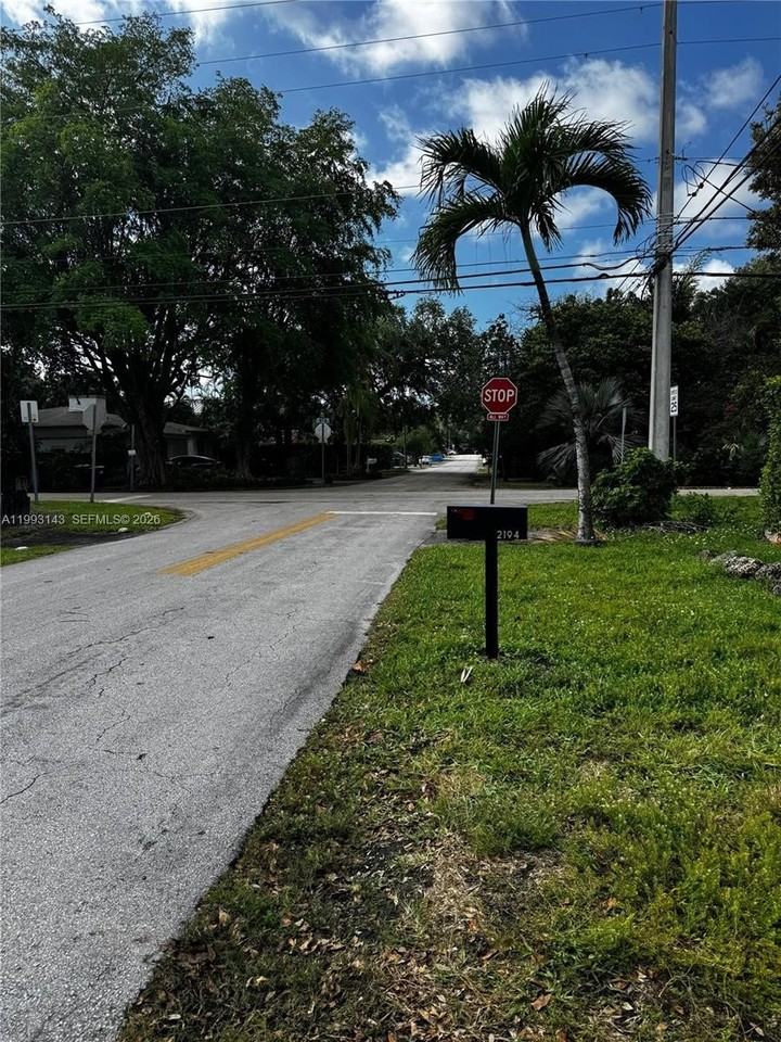 2194 Sw 57th Ct #2194 - Photo 6 of 10