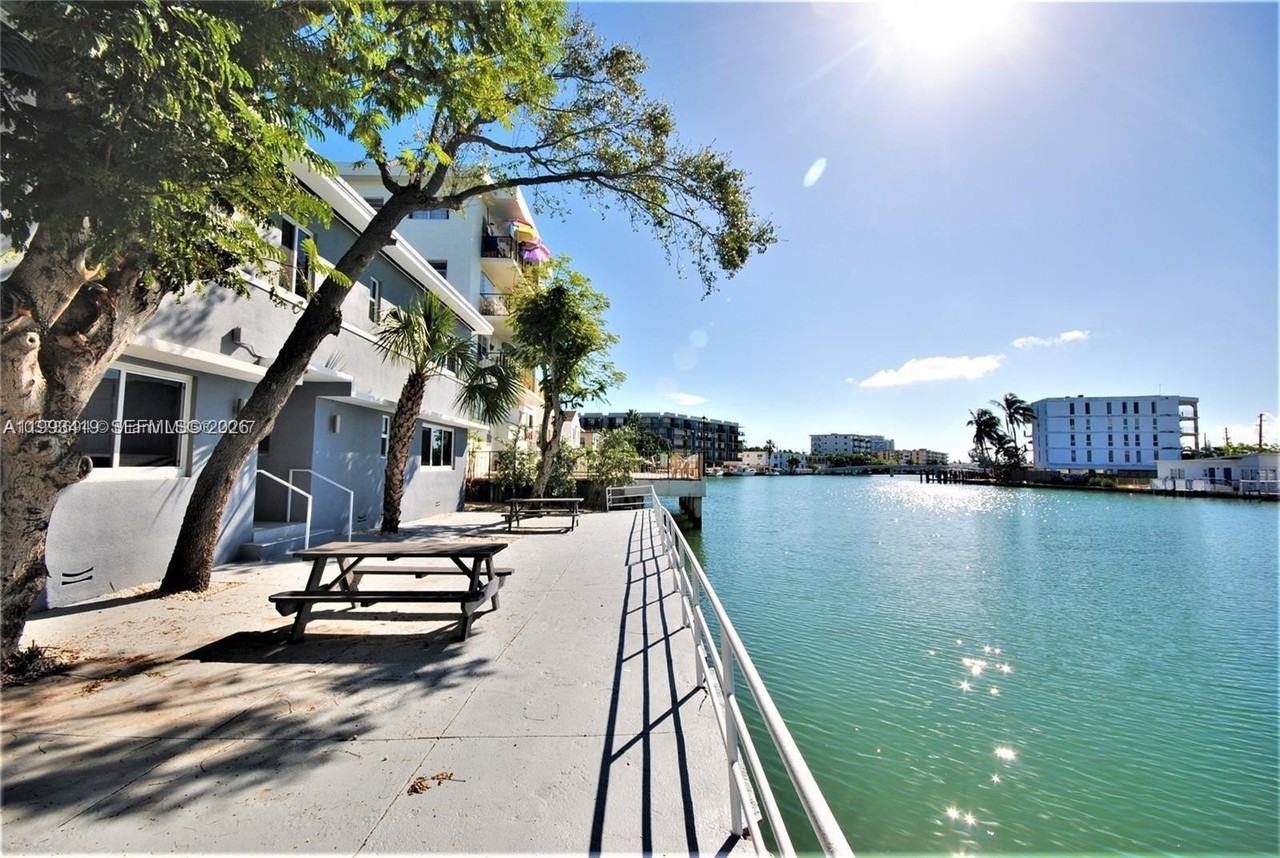 8260 Byron Ave #3 - Photo 2 of 5