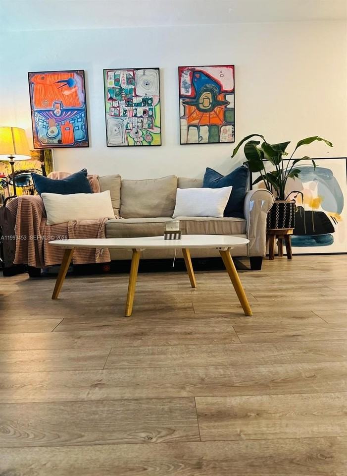 1002 Ne 119th St #F - Photo 2 of 29