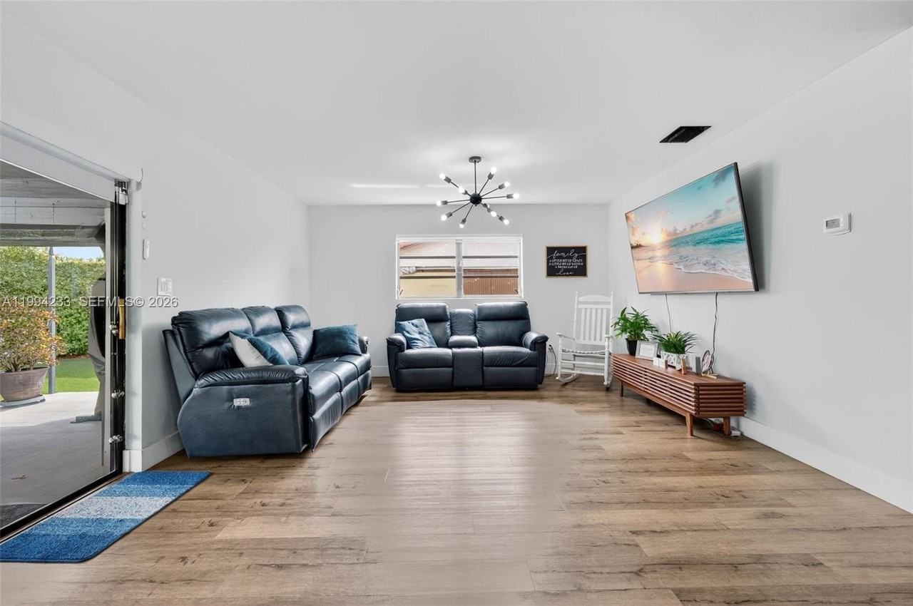 2385 Sw 131st Pl #NA - Photo 7 of 39