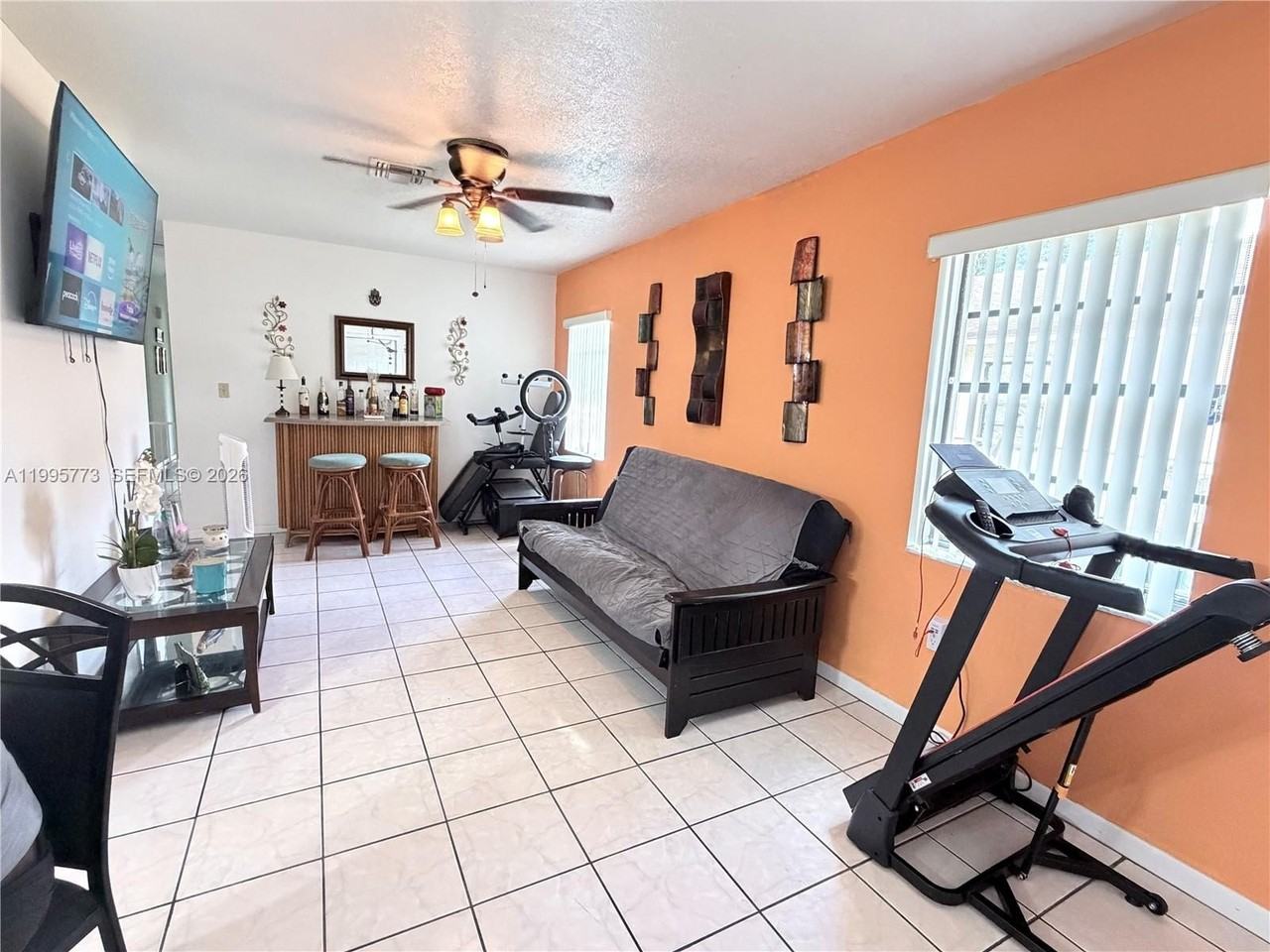 954 Nw 14th St #0 - Photo 2 of 16