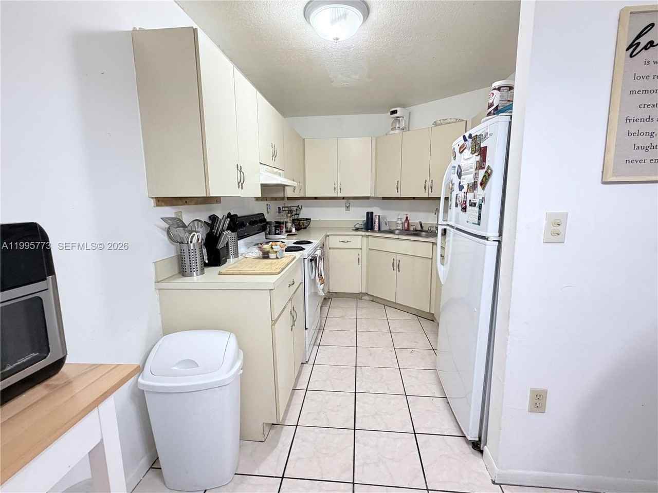 954 Nw 14th St #0 - Photo 4 of 16