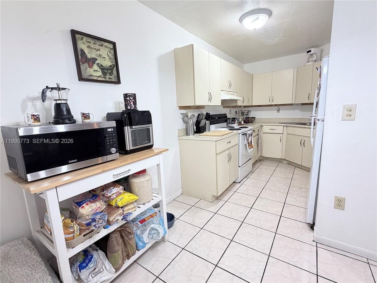 954 Nw 14th St #0 - Photo 5 of 16