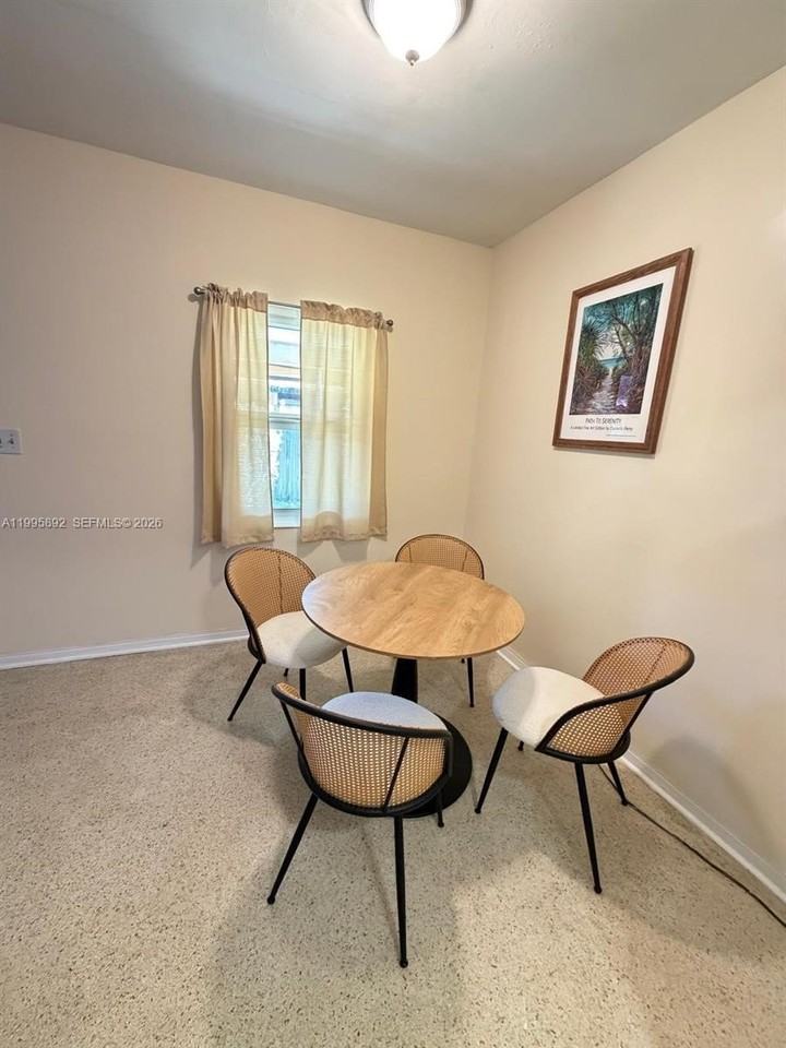 1111 N Victoria Park Rd #3 - Photo 3 of 9