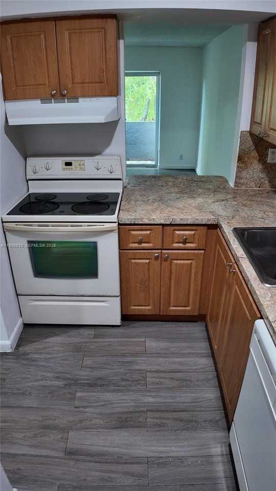 11110 Sw 196th St #407 - Photo 5 of 19