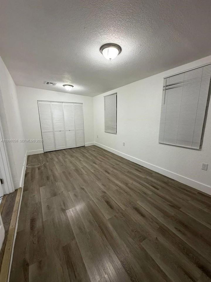 15761 Sw 303rd St - Photo 4 of 12