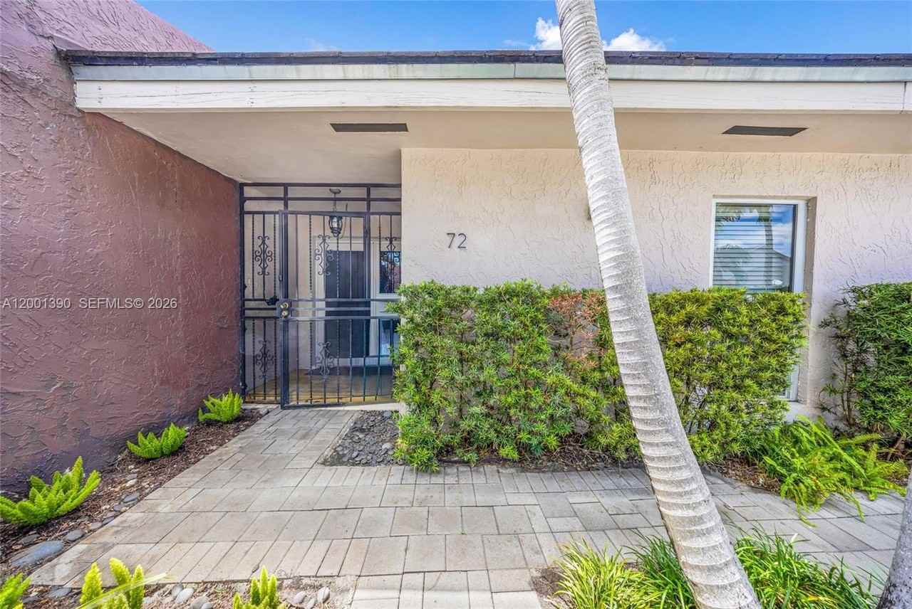 72 Sw 113th Ave - Photo 5 of 40