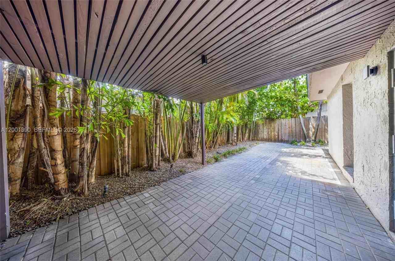 72 Sw 113th Ave - Photo 6 of 40