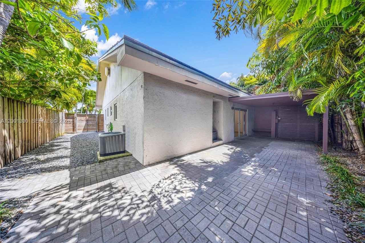 72 Sw 113th Ave - Photo 7 of 40