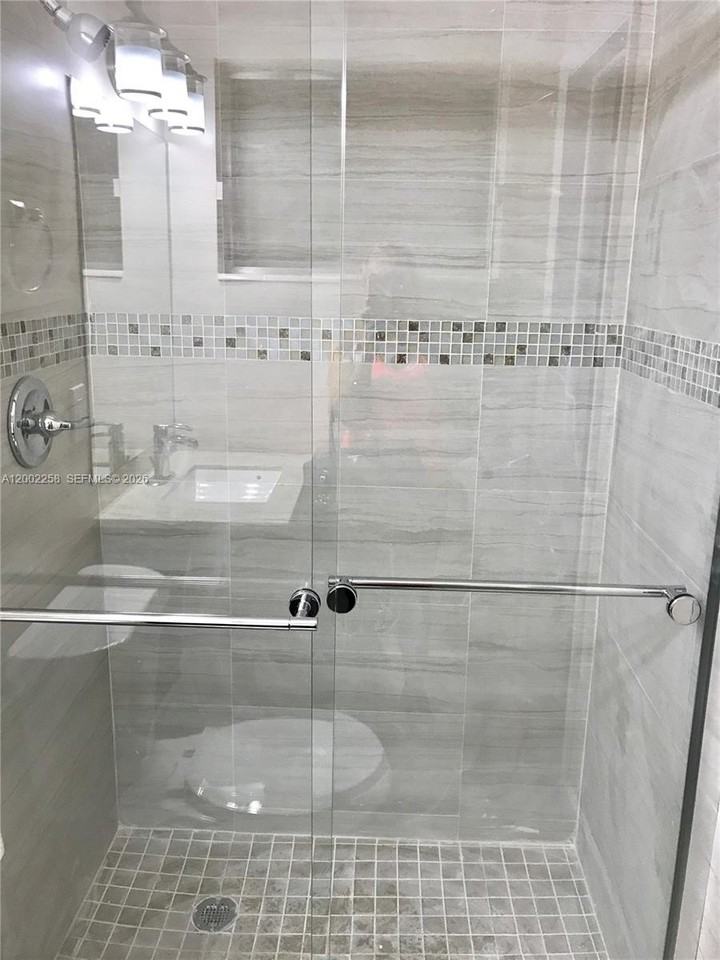 3700 Taft St - Photo 2 of 10