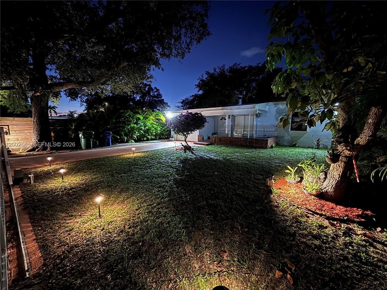 151 Nw 165th St - Photo 5 of 40