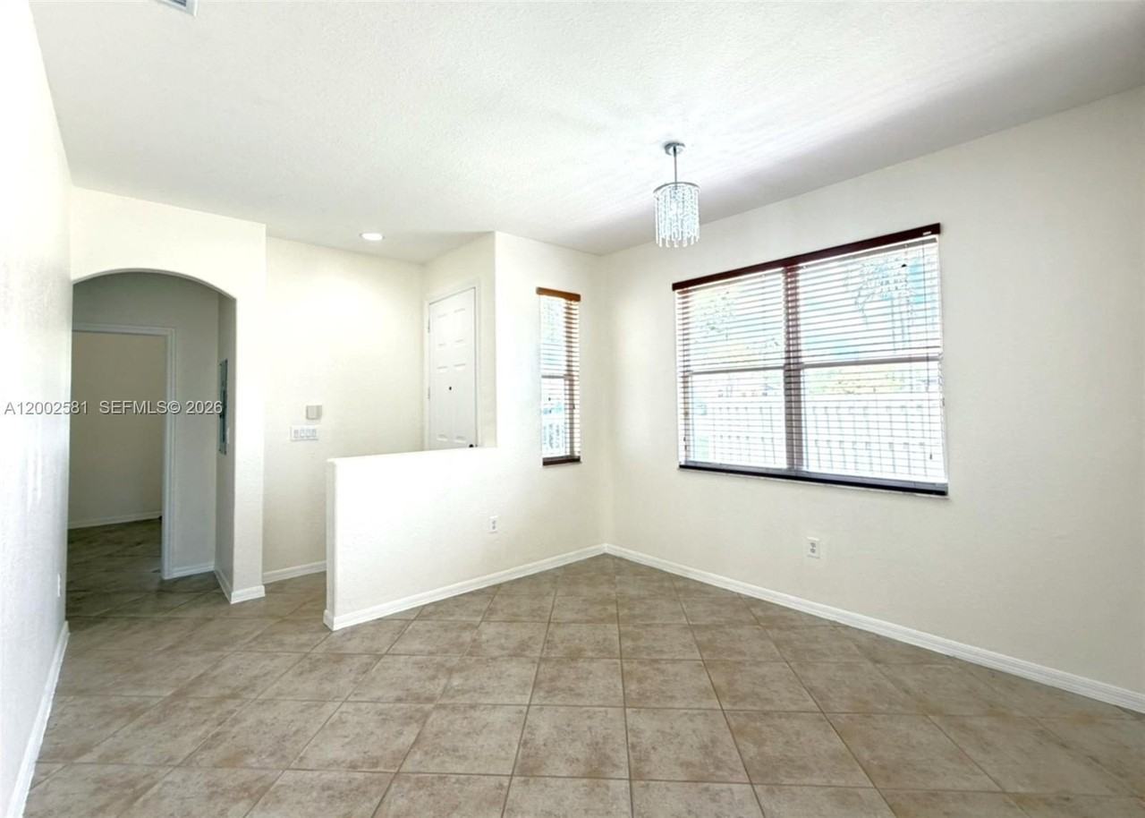 23701 Sw 110th Ave #23701 - Photo 2 of 24