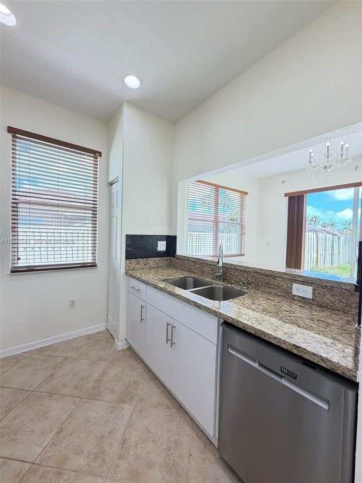 23701 Sw 110th Ave #23701 - Photo 6 of 24