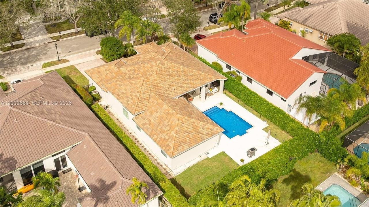 2614 Oakbrook Ct #2614 - Photo 2 of 49