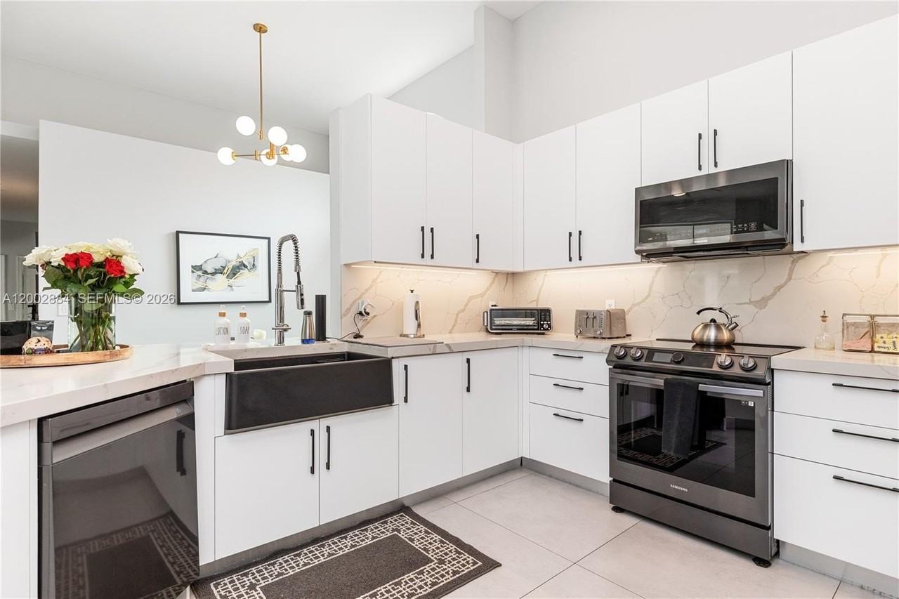 2614 Oakbrook Ct #2614 - Photo 7 of 49