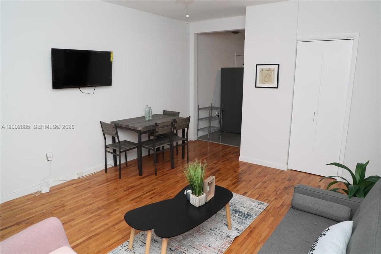 215 Antilla Ave #3 - Photo 3 of 10