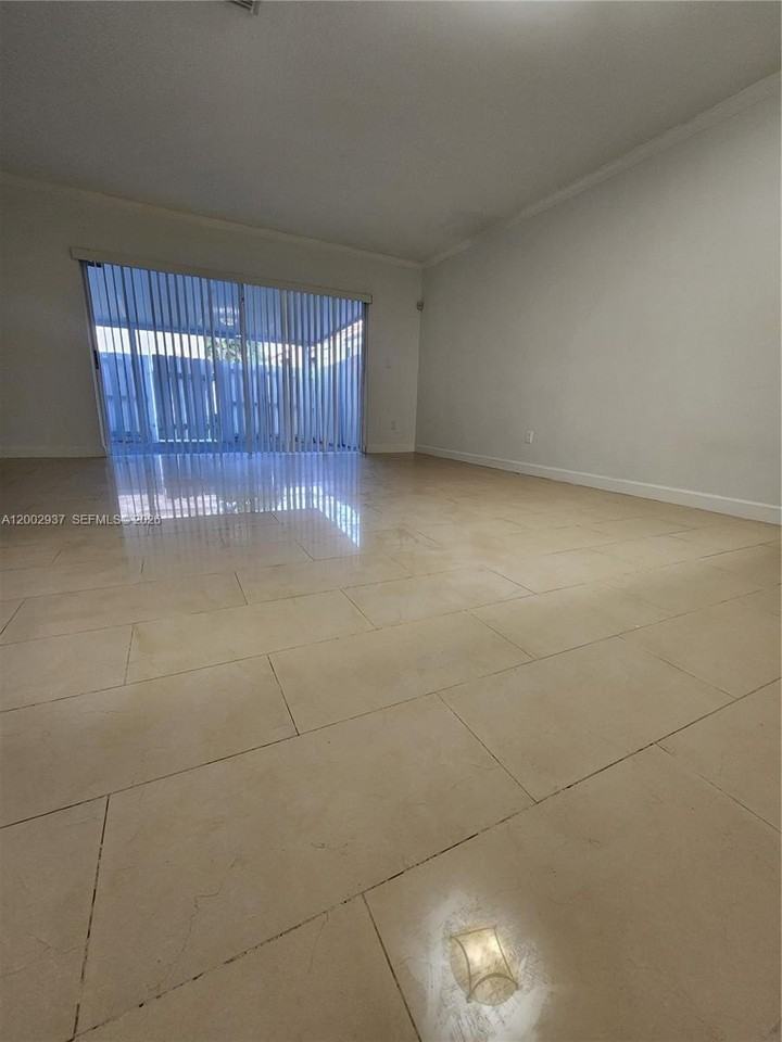 6485 Sw 129th Ave - Photo 4 of 36