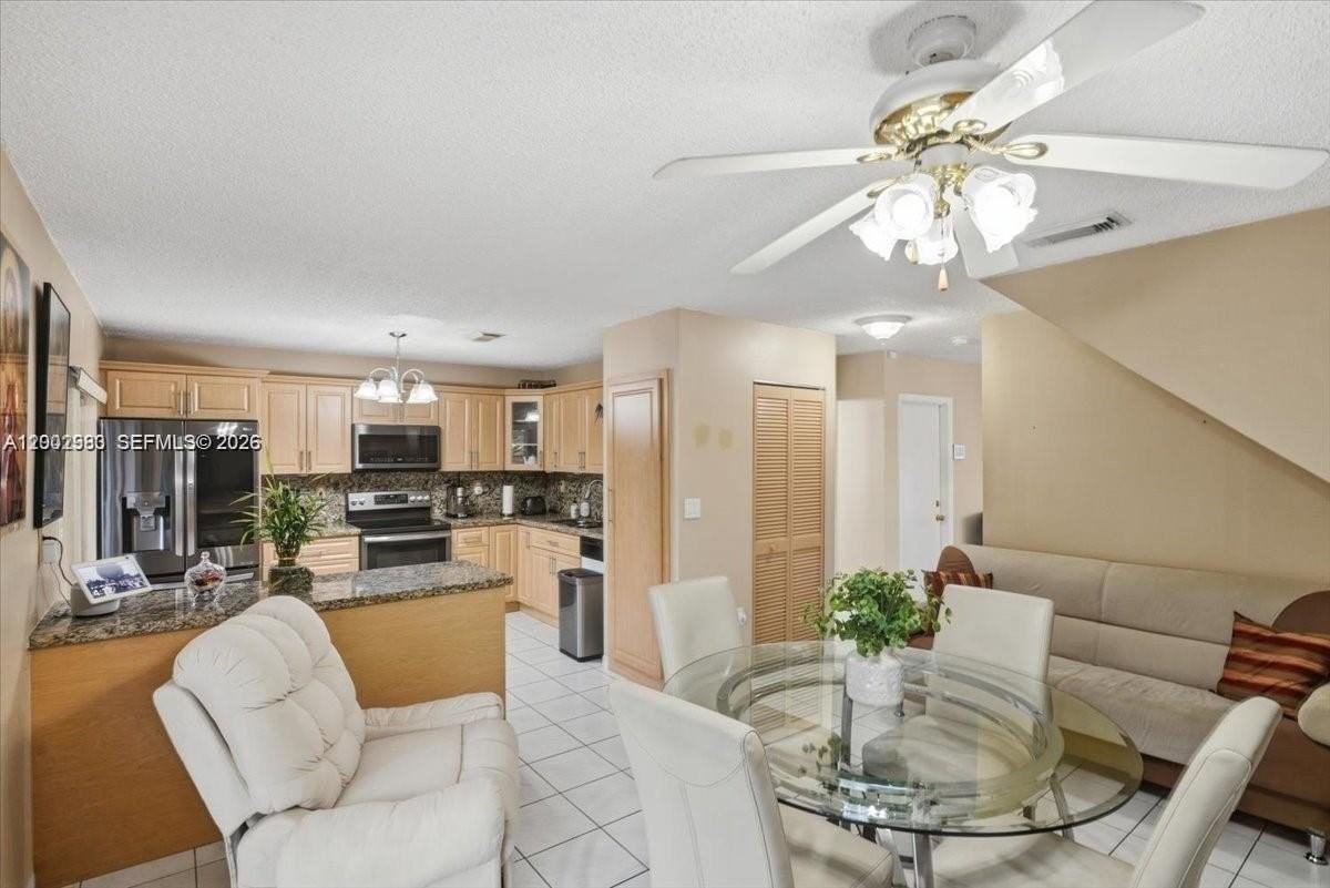 13741 Sw 160th Ter #0 - Photo 7 of 34