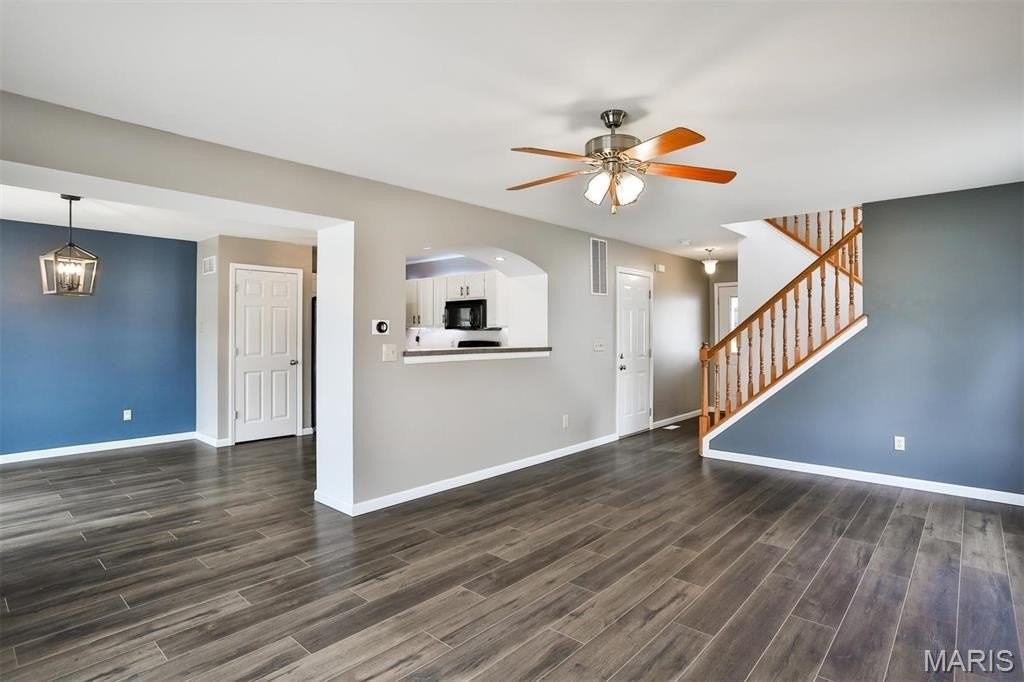 112 Granite Way - Photo 4 of 40